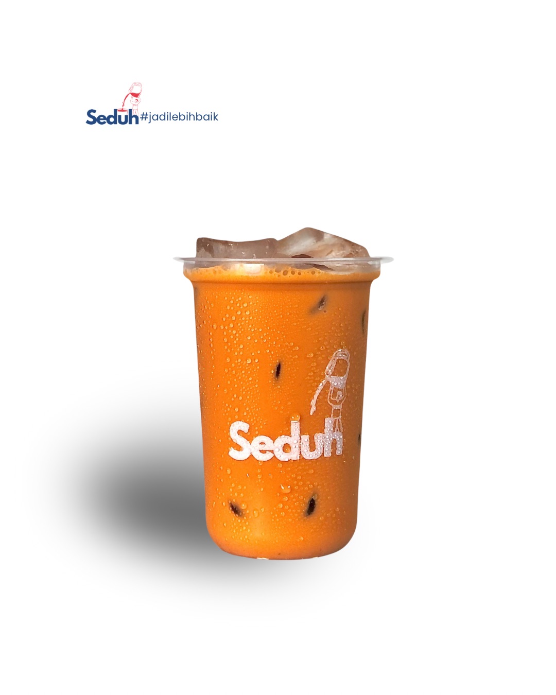 Espresso Romano dengan lemon slice di samping cangkung kecil espresso